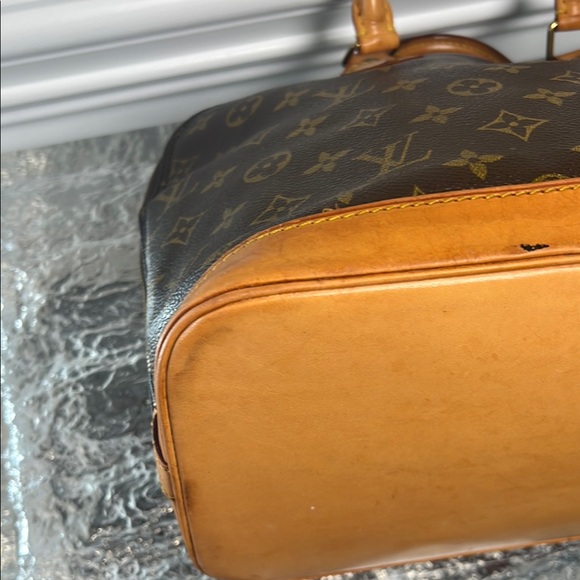 Louis Vuitton Alma Monogram Brown Handbag - Picture 11 of 15